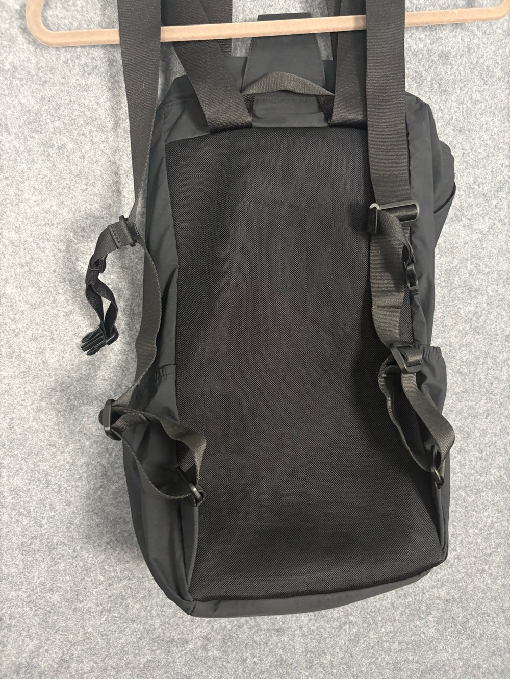 UNIQLO U Black Utility Drawstring Backpack Rucksack - Picture 5 of 7